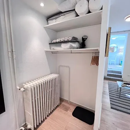 Salut Le Petit * カルカソンヌ