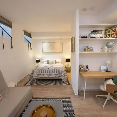 Salut Le Petit カルカソンヌ