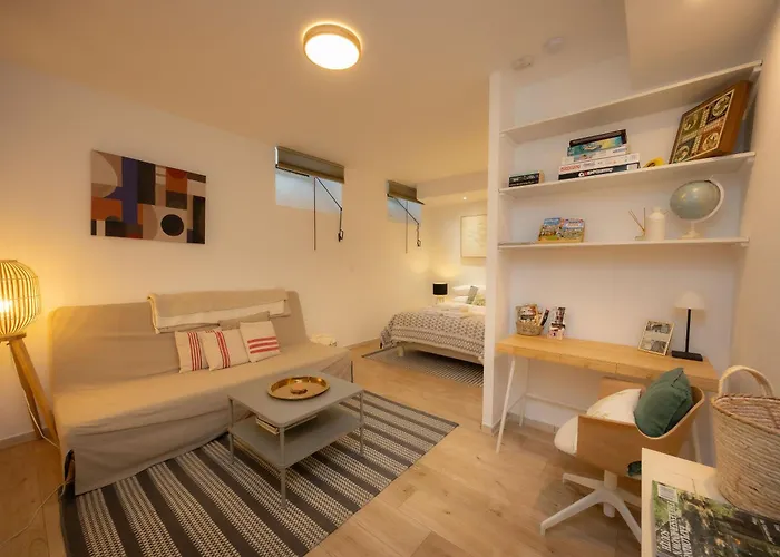 Salut Le Petit * Carcassonne